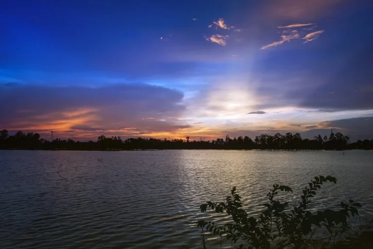 západ slunce, večerní náladu, západ slunce na řece, halo, večer na obloze, příroda, romantické, mrak, horizont, vietnam