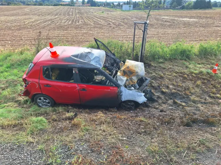 Nehoda se stala v Lochenicích na Hradecku.
