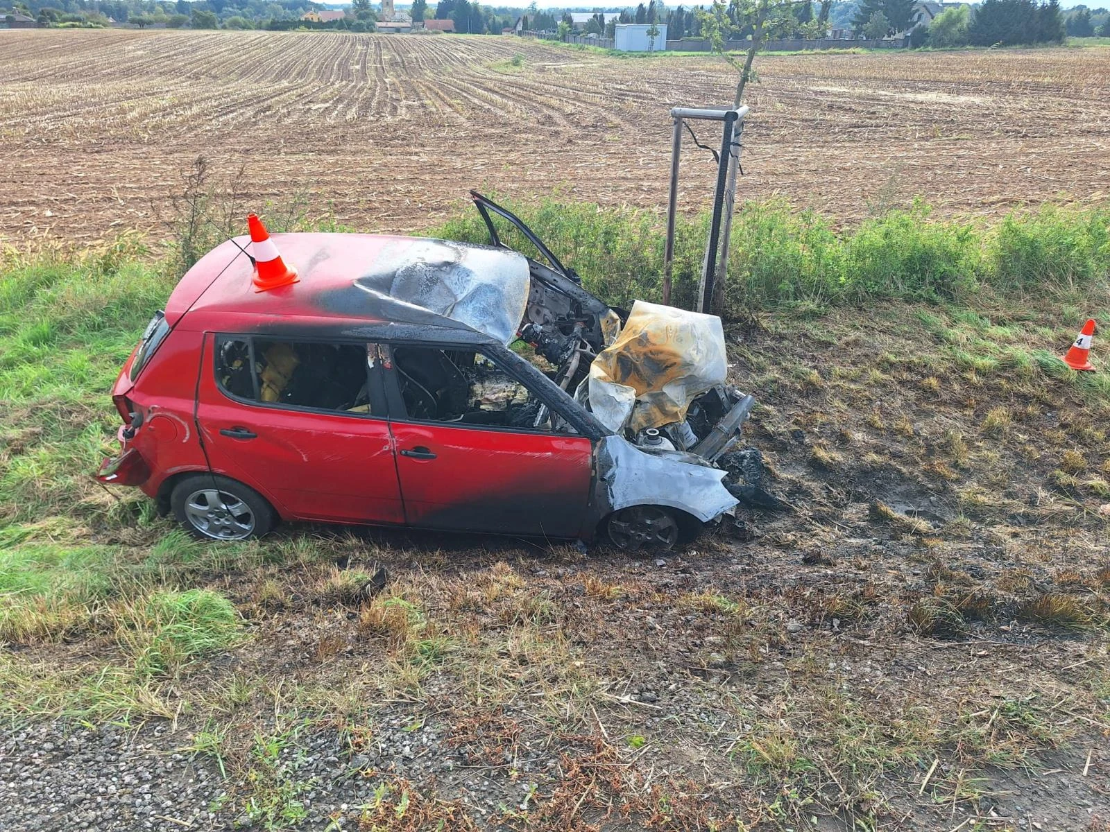 Nehoda se stala v Lochenicích na Hradecku.
