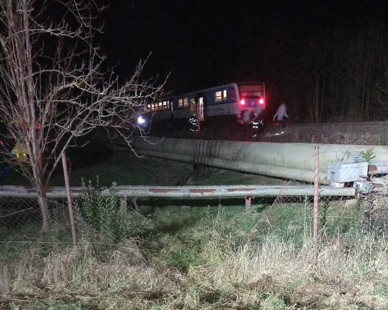 Zraněný byl transportován do nemocnice.