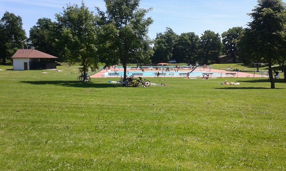 Koupaliště Červený Hrádek